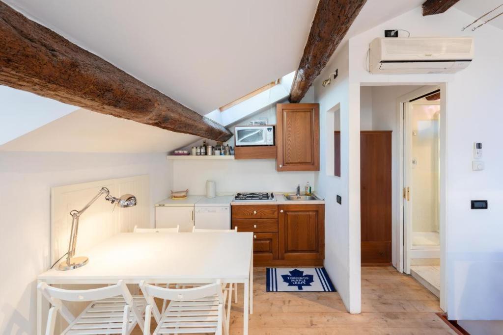 베니스 Cozy Attico Dei Furlani Up 4 Persons, Wifi And A/C 아파트 외부 사진